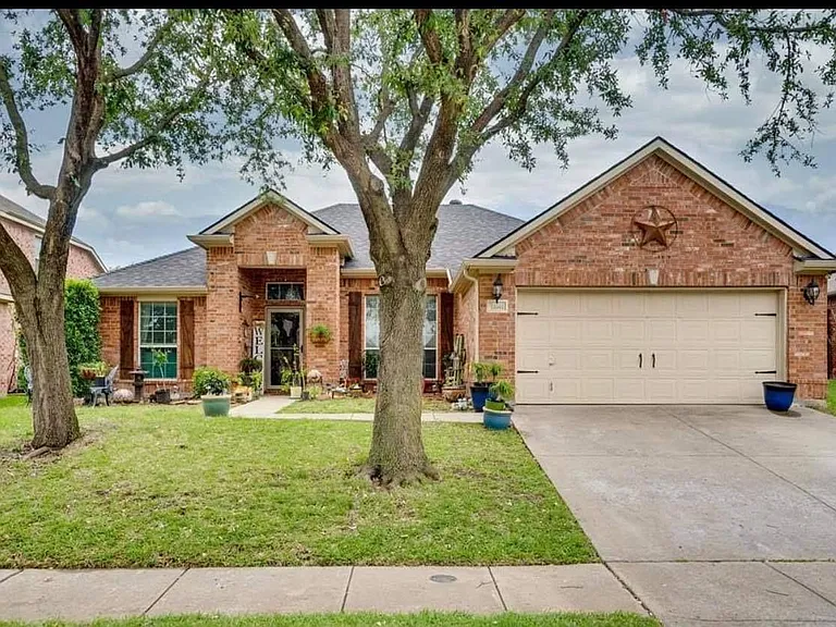 11601 Crystal Falls Dr — Photo 1