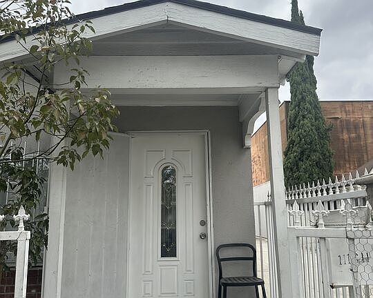 2nd image of 1116 N Ardmore Ave