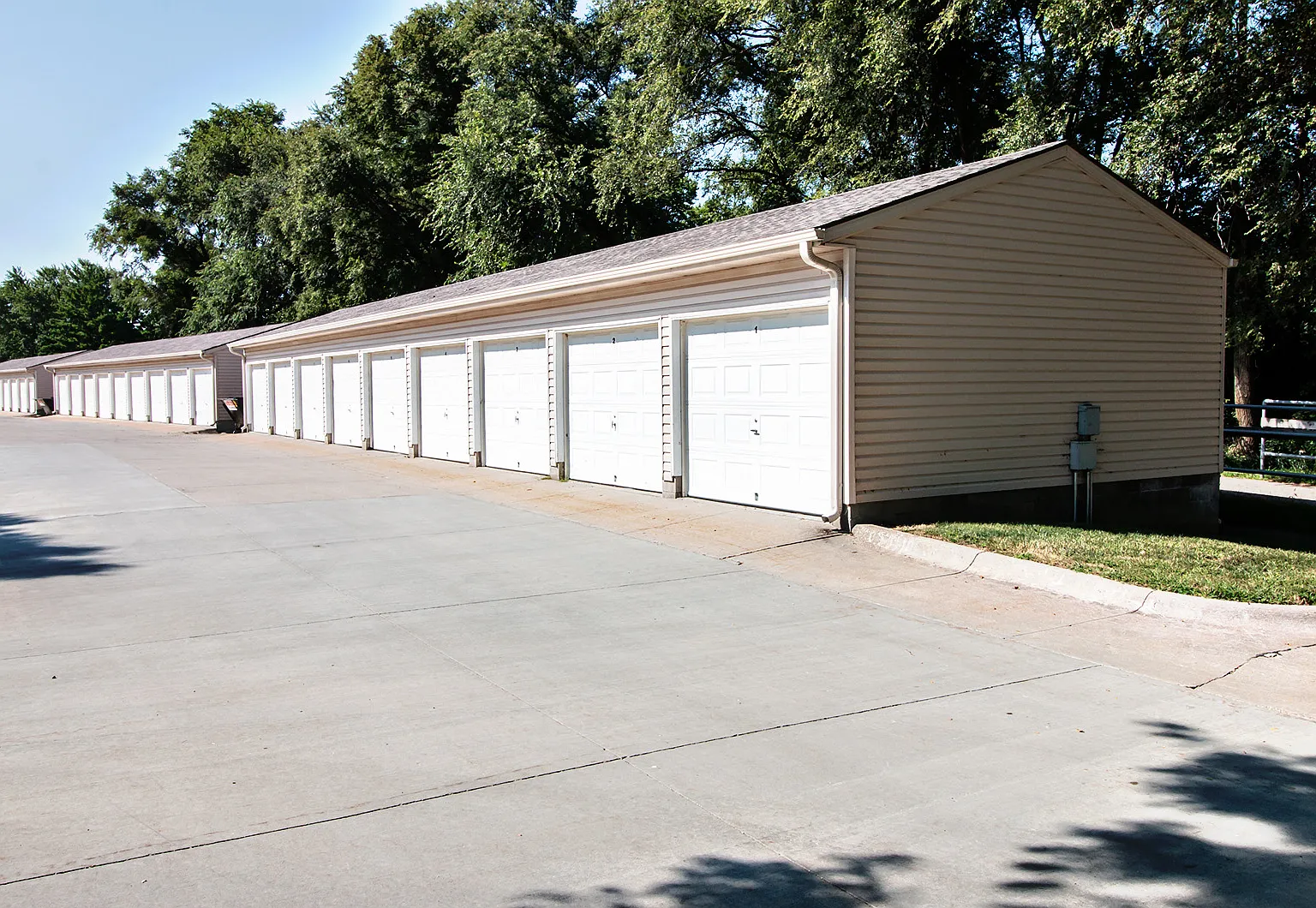 Deerfield Apartments — Photo 3