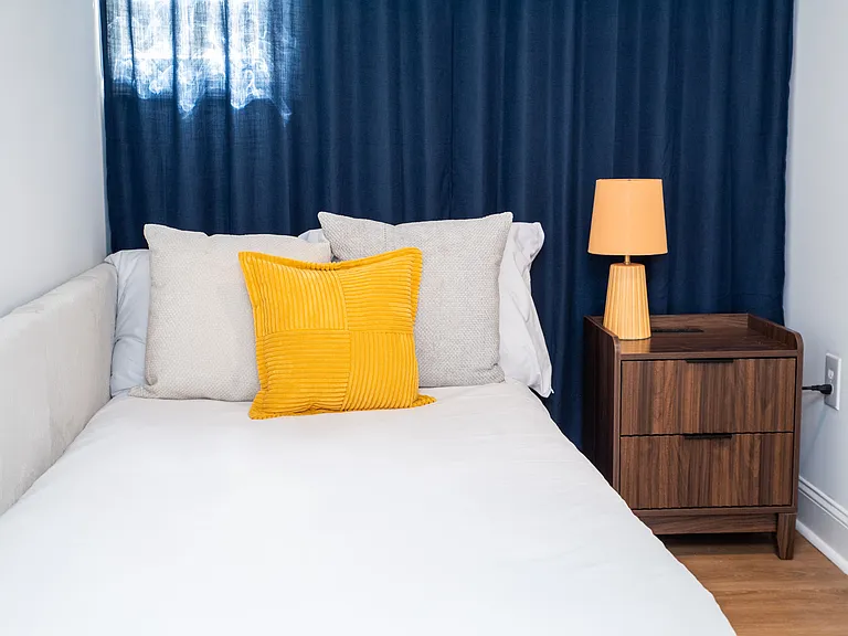 Secondary bedroom with (full size bed).