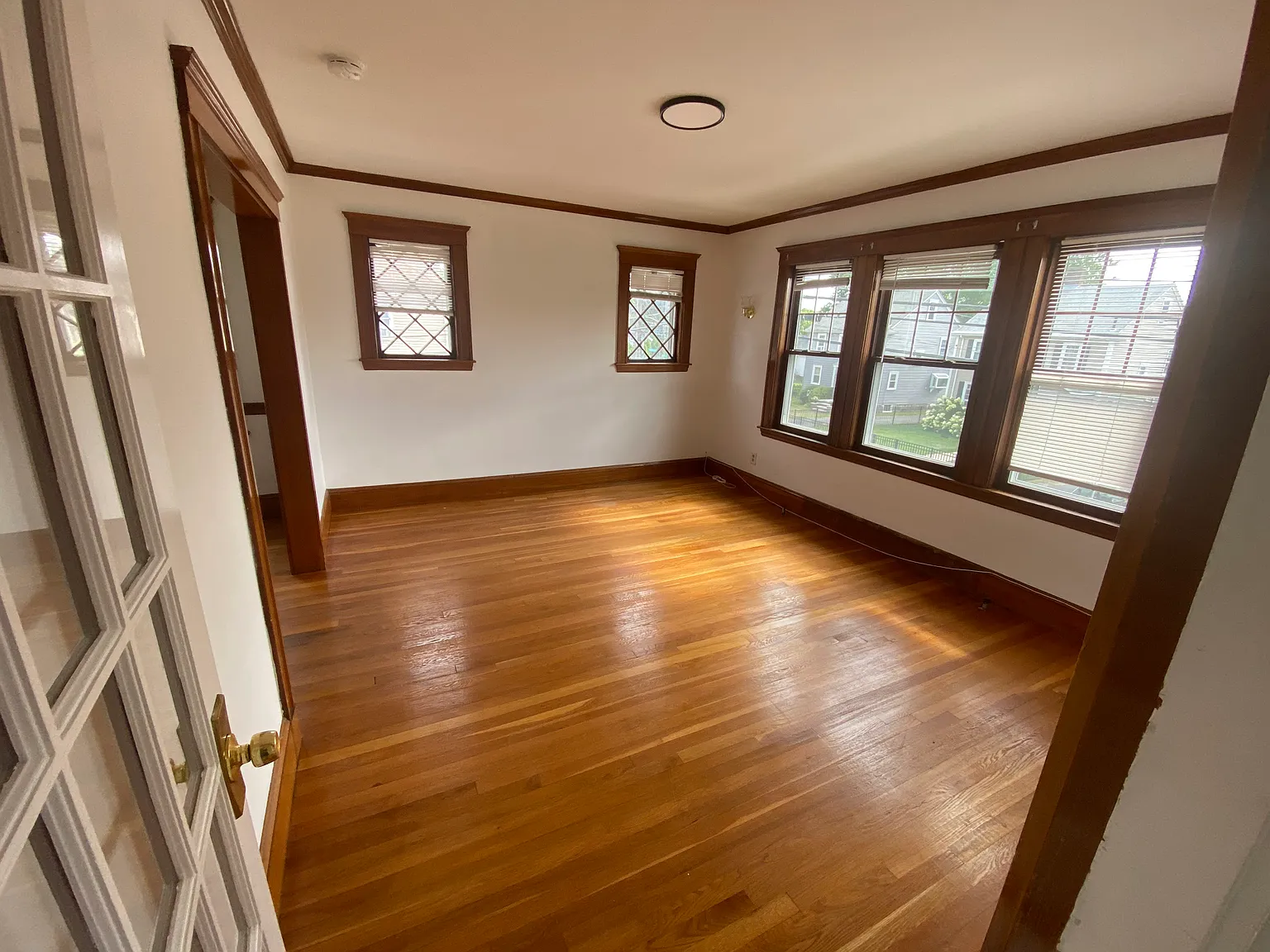 4 bed, 1900 sqft, $4,500 — Photo 3