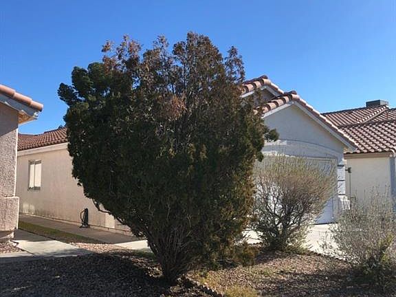 2nd image of 4662 Spitfire St