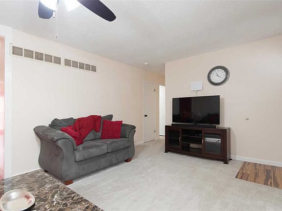 2nd image of 2665 Lindsay Ln