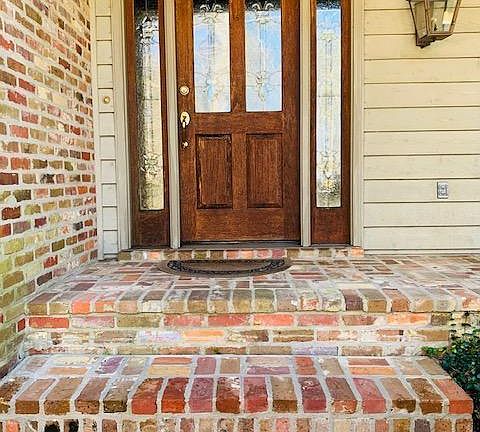 3rd image of 9065 E Parkway N