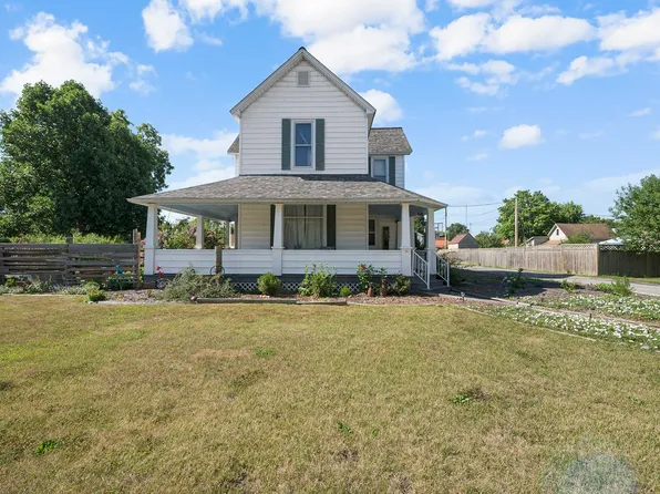 507 E 3rd St, Brookston, IN 47923