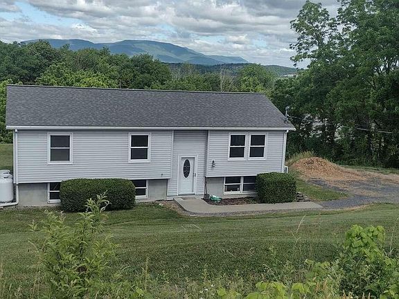 3rd image of 1316 Woods Road