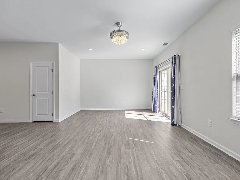 816 Channing Park Cir — Photo 16