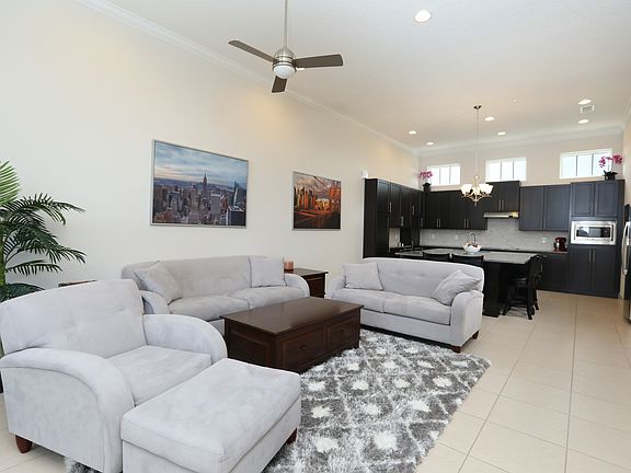 5th image of 13837 Benavente Ave