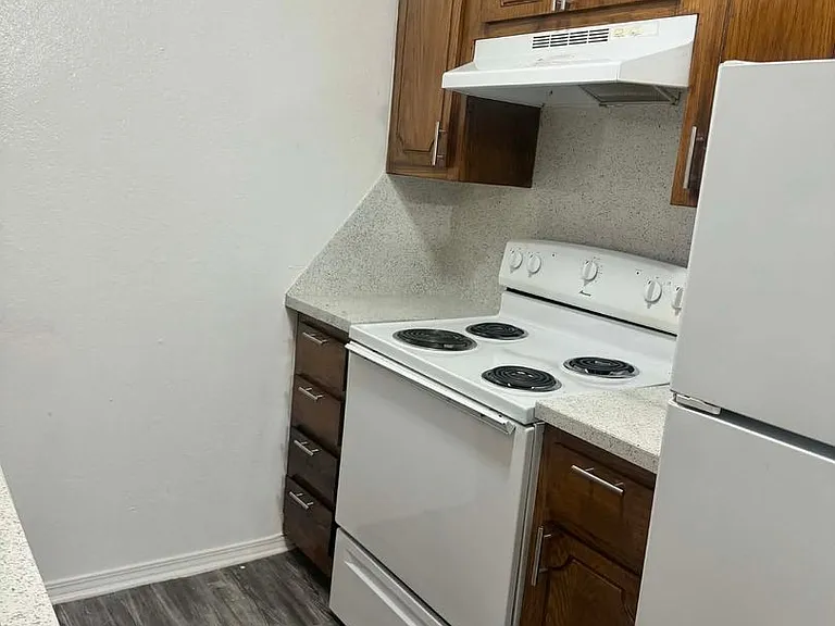 Summerplace Apartments — Photo 27