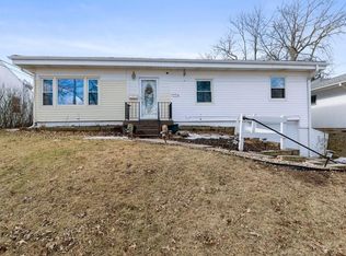 1224 20th St SW, Cedar Rapids, IA 52404