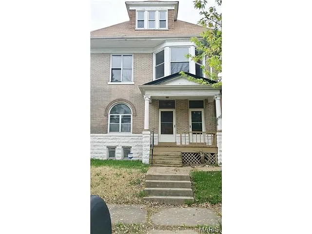 5128 Maple Ave photo 1