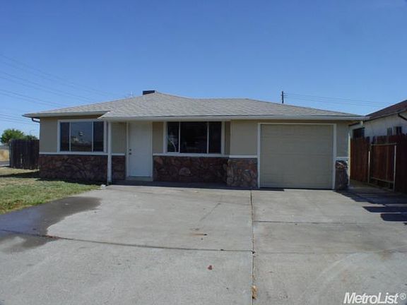 2nd image of 2830 52nd Ave