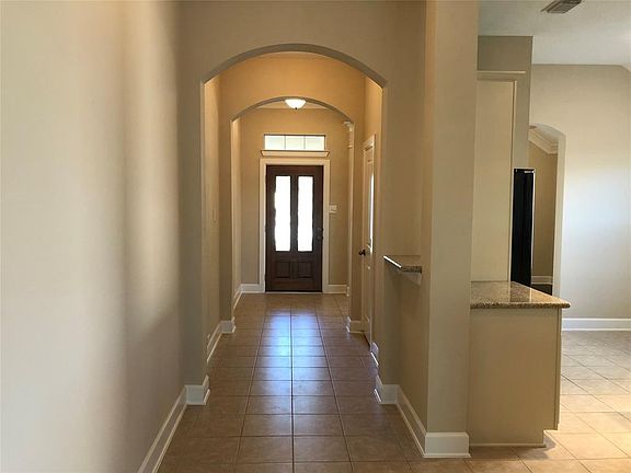 5th image of 14743 Oaks Crossing Ln