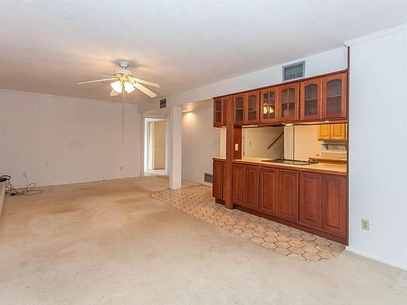 3rd image of 874 Lake Marion Dr