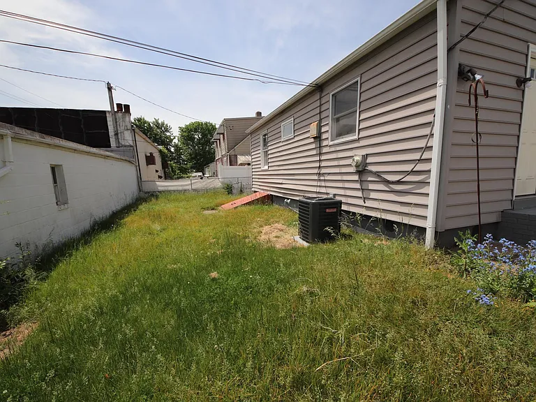 1717 Earhart Rd — Photo 17