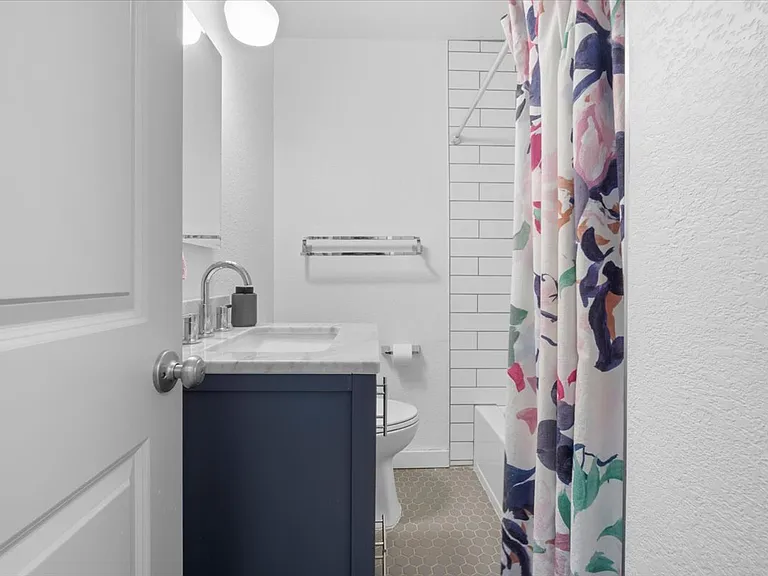 3246 N Columbine St — Photo 23