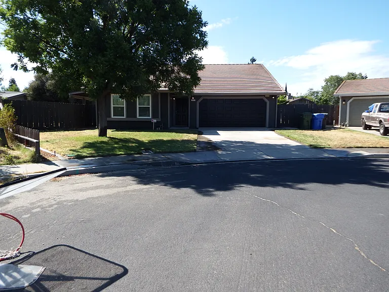 885 Lazarine Ct — Photo 19
