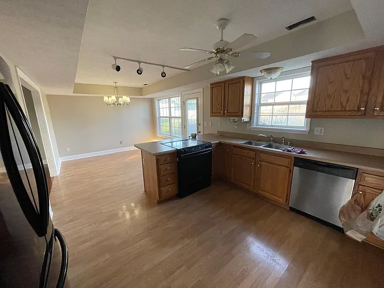 10703 Black Walnut Blvd — Photo 12