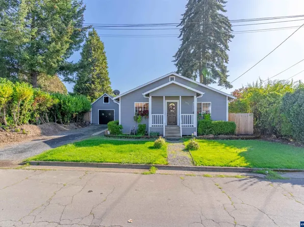 1036 10th Ave SE, Albany, OR 97322