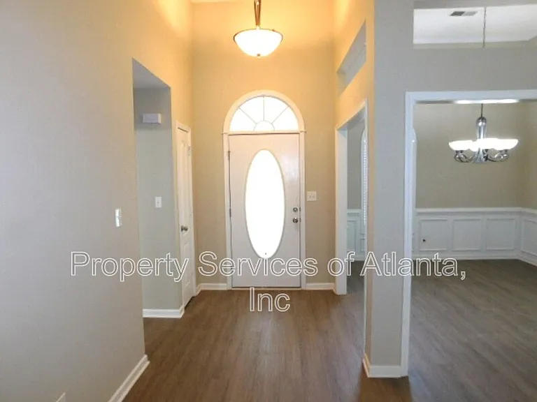 101 Moss Pointe Dr — Photo 4
