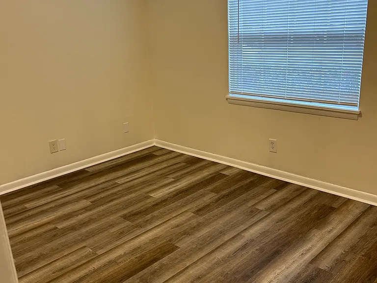 1218 Hickman Rd #10 — Photo 10