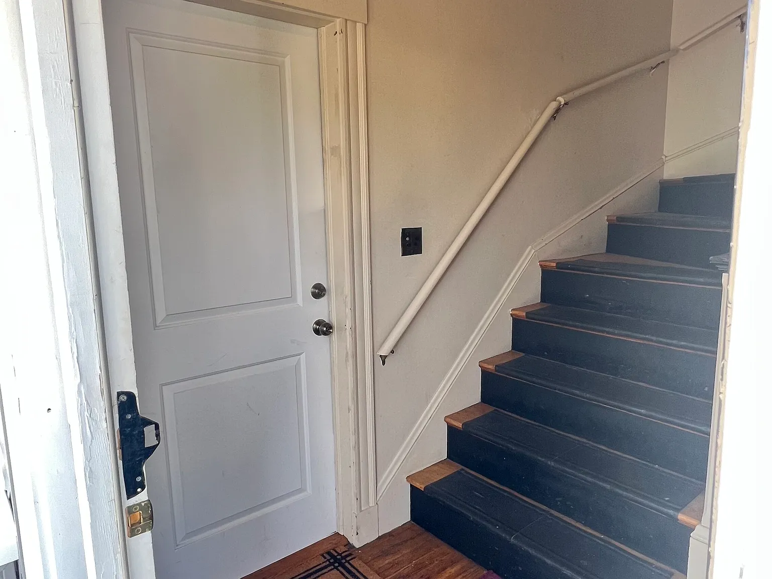 1 bed, 800 sqft, $1,950 — Photo 2