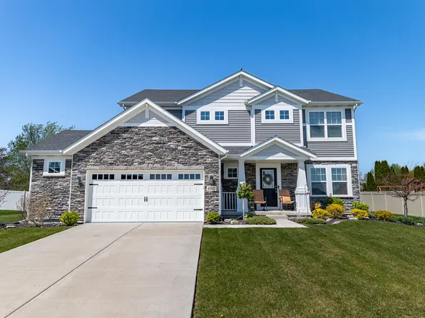 8312 Emerson Dr, Saint John, IN 46373