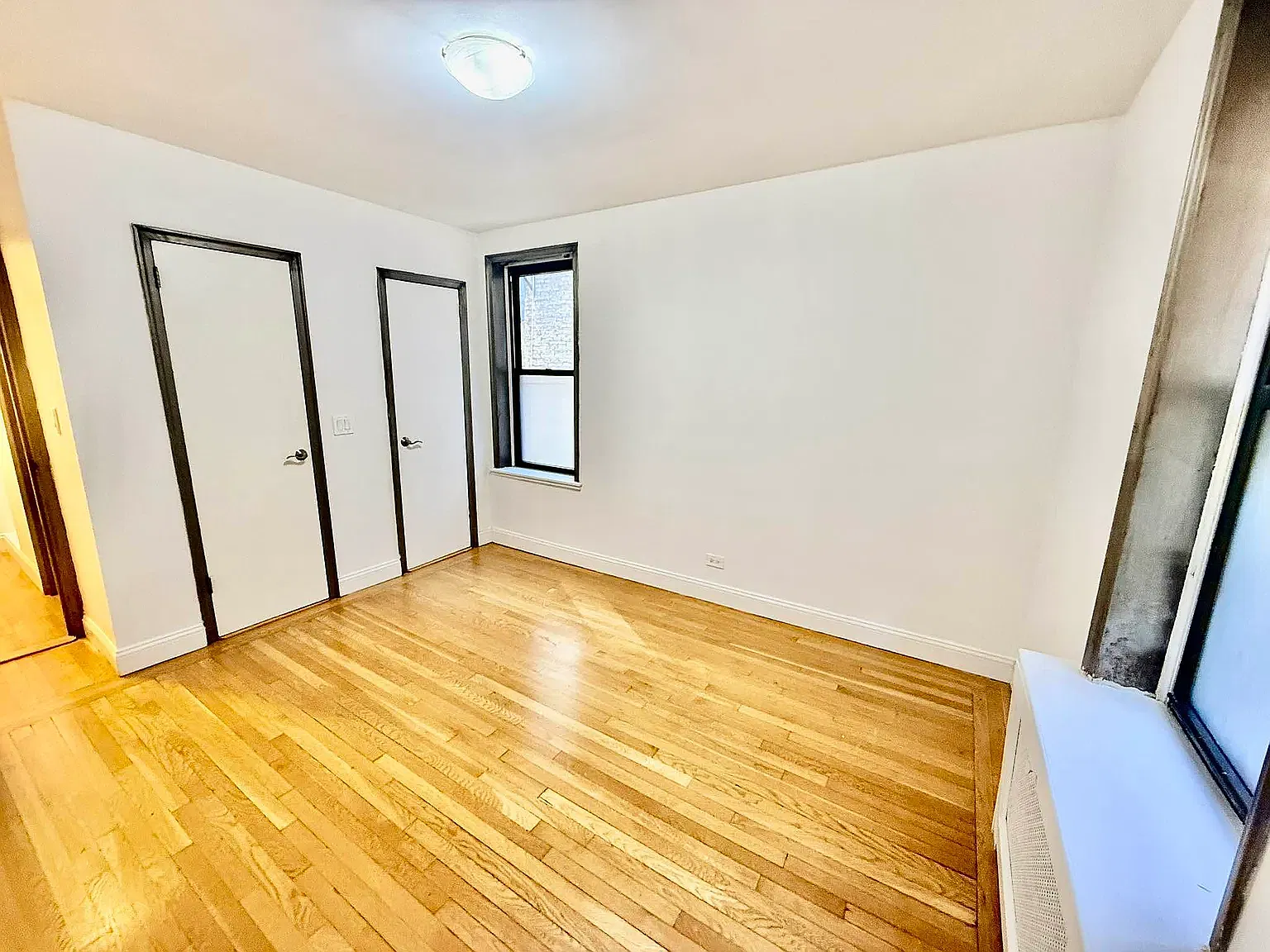 350 East 54th Street — Photo 3