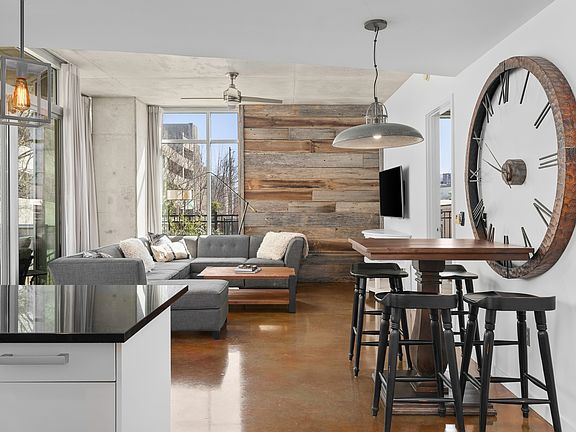 3rd image of 600 12th Ave S APT 313