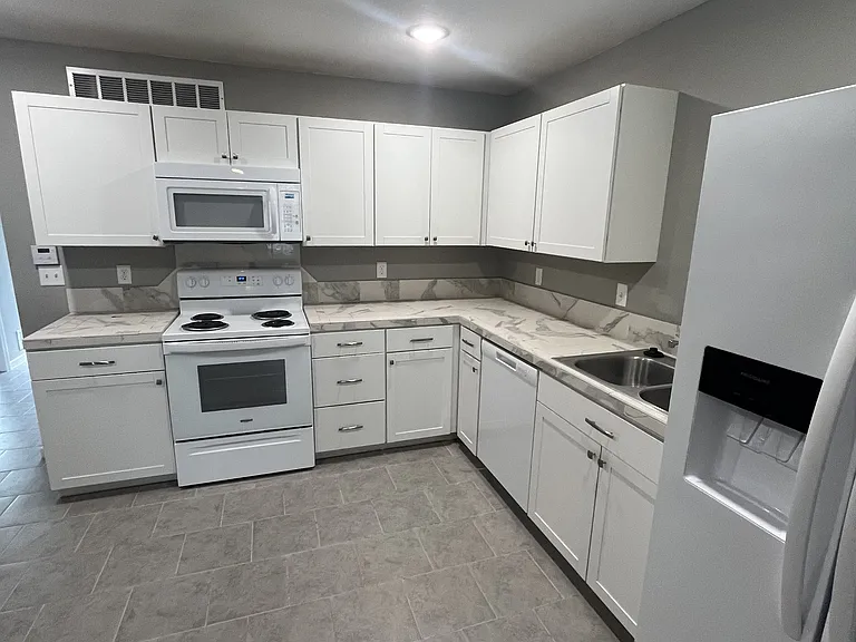 511 N Main St #B — Photo 5