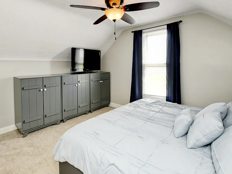 Bedroom 2 with King Bed
