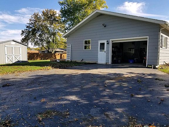 3rd image of 5769 Griffin St