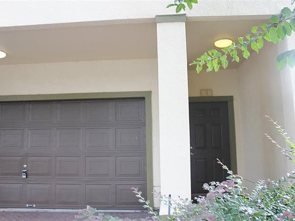 2nd image of 2388 Grand Central Pkwy #40