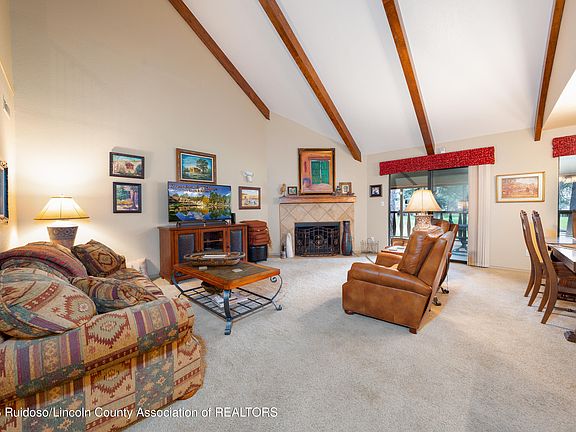 2nd image of 29 Saint Moritz St
