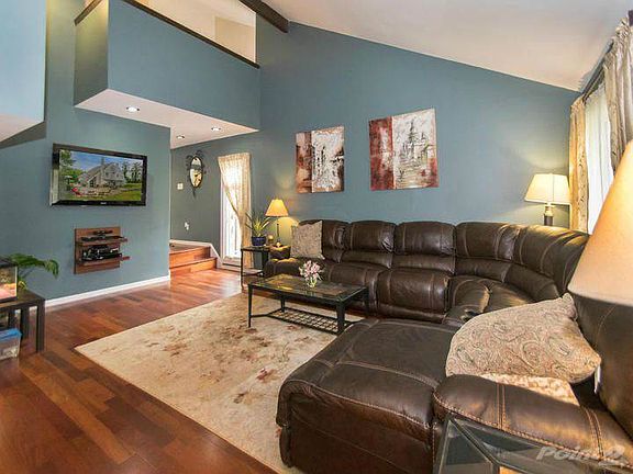 Living Room-720x540-72dpi