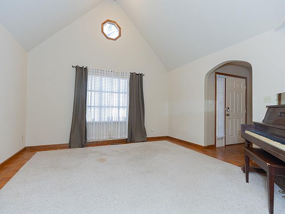 3rd image of 6927 Kolb Dr