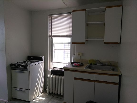 3rd image of 4143 Orchard St Fl 2nd