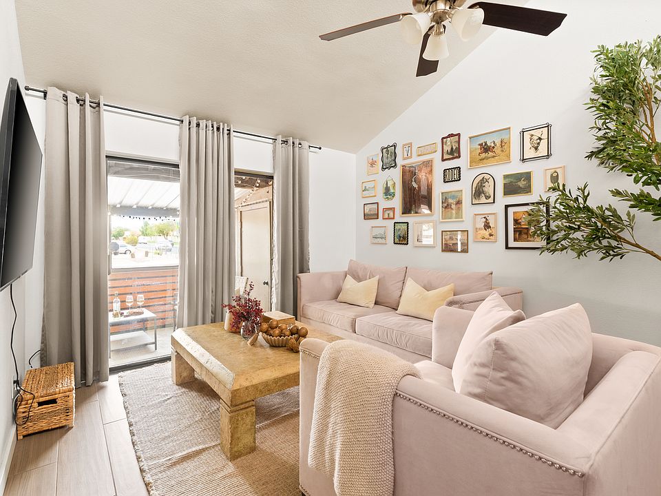 1st image of 406 E Cullumber Ave Unit B