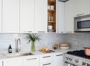 200 E 94th St APT 216, New York, NY