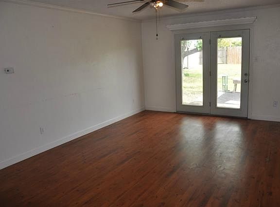 3rd image of 330 NE Michael Dr