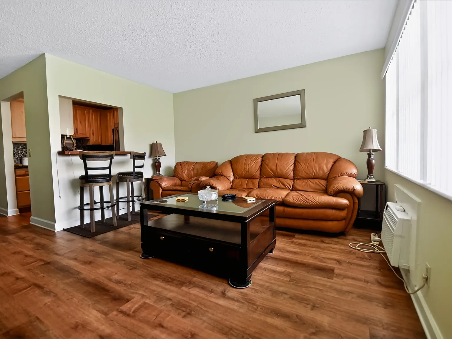 1 bed, 1.0 bath, 660 sqft, $1,400 — Photo 4