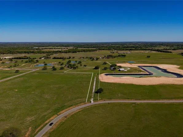 61 Stonebridge Blvd, Bowie, TX 76230