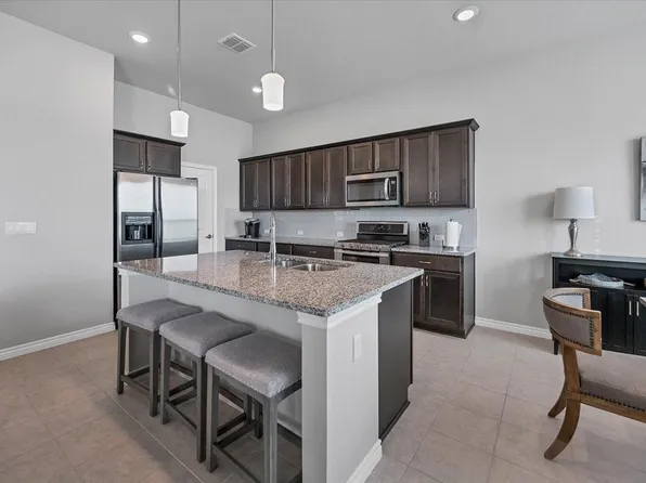 125 Harborside Dr #102, San Marcos, TX 78666
