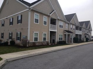 333 Tumblestone Dr, Mount Joy, PA 17552