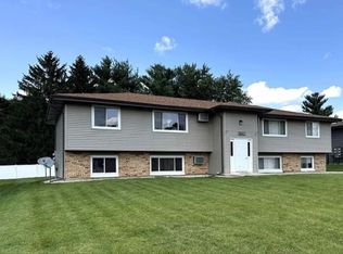 5160 Seaton Hall Dr #4, Machesney Park, IL 61115