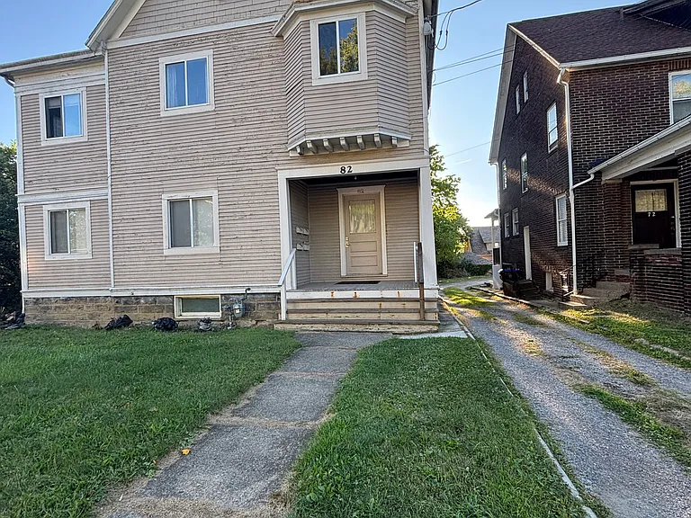 S Oakland Ave — Photo 8