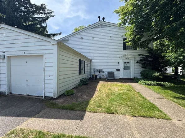 7294 Foxmill Rd #19-D, Mentor, OH 44060