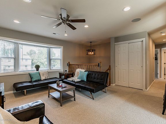 4th image of 6 Lakeview Dr