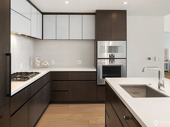 4th image of 188 Bellevue Way NE #1502