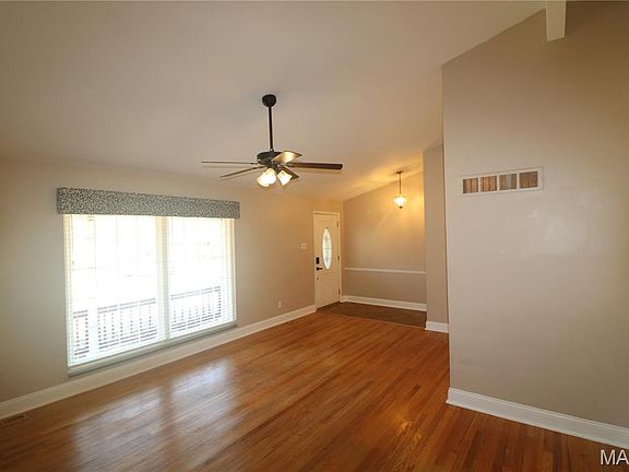 3rd image of 1000 Mackinac Dr